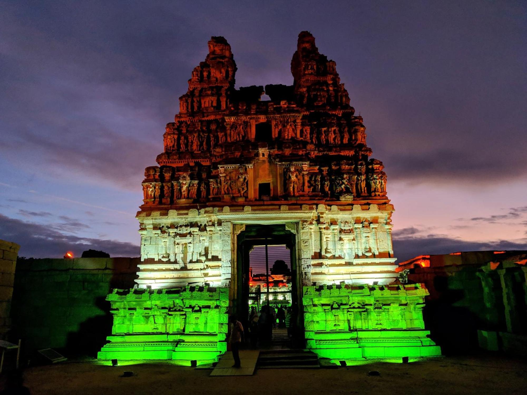 Hotel Varsha Hampi Exterior photo