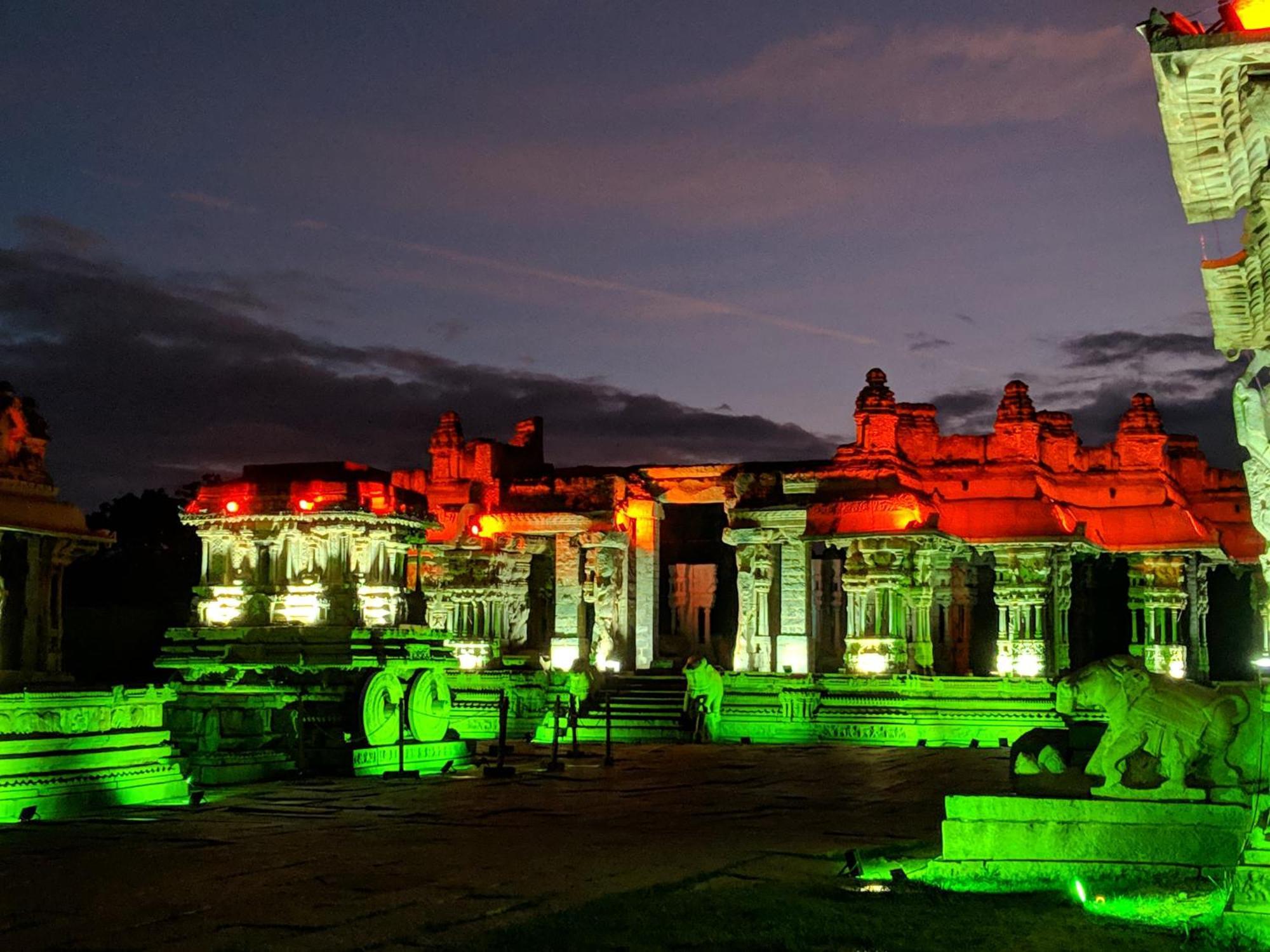 Hotel Varsha Hampi Exterior photo