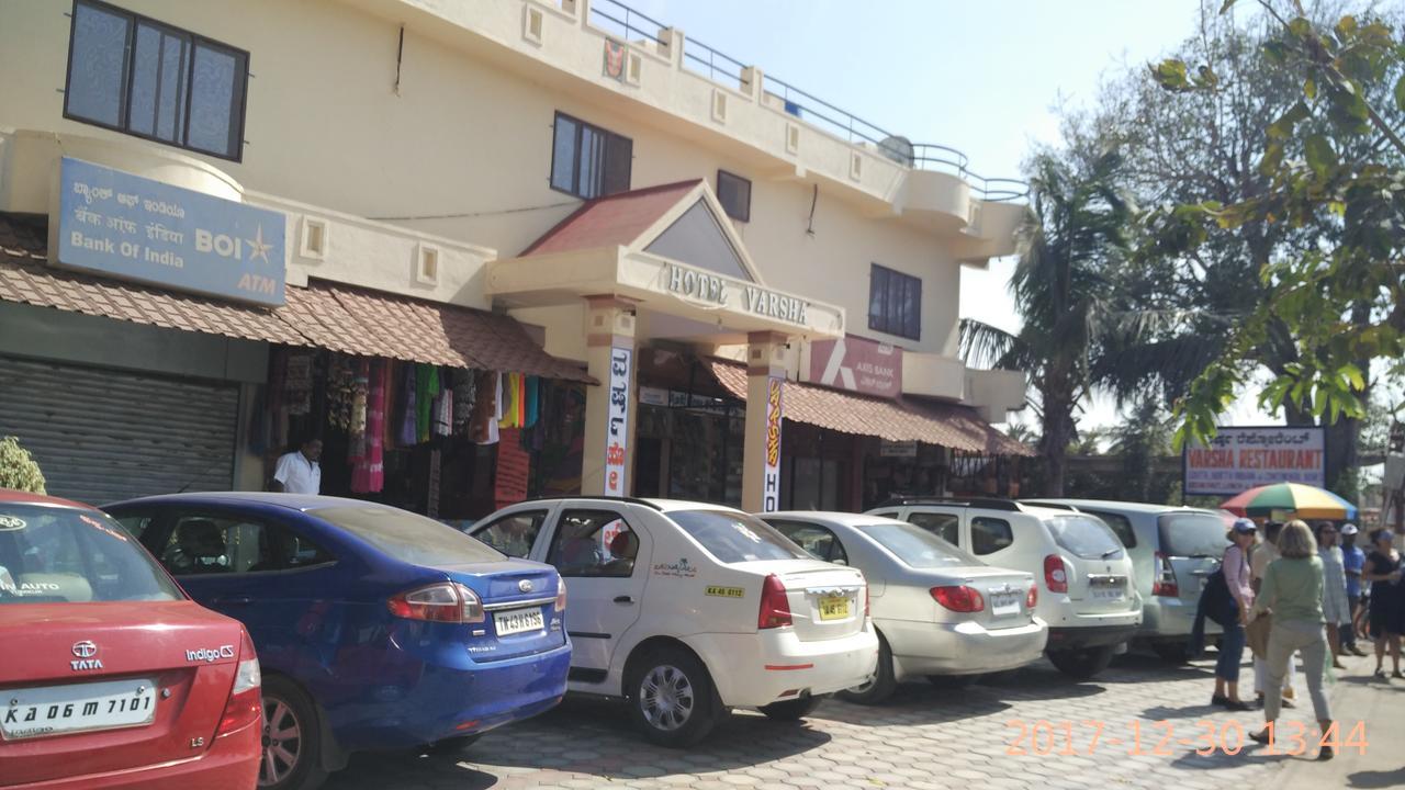 Hotel Varsha Hampi Exterior photo
