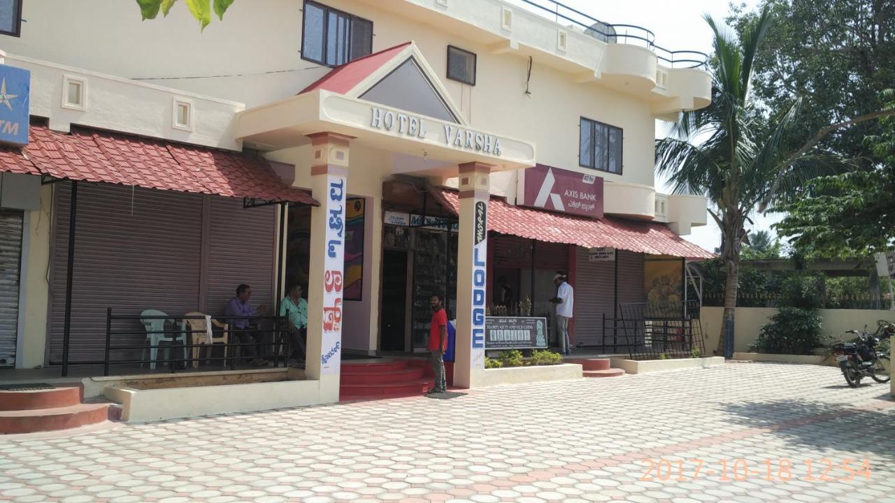 Hotel Varsha Hampi Exterior photo